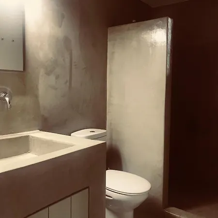 A Designed Loft A Minute Walk To The