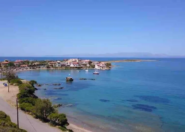 A Designed Loft A Minute Walk To The ארכאנגלוס