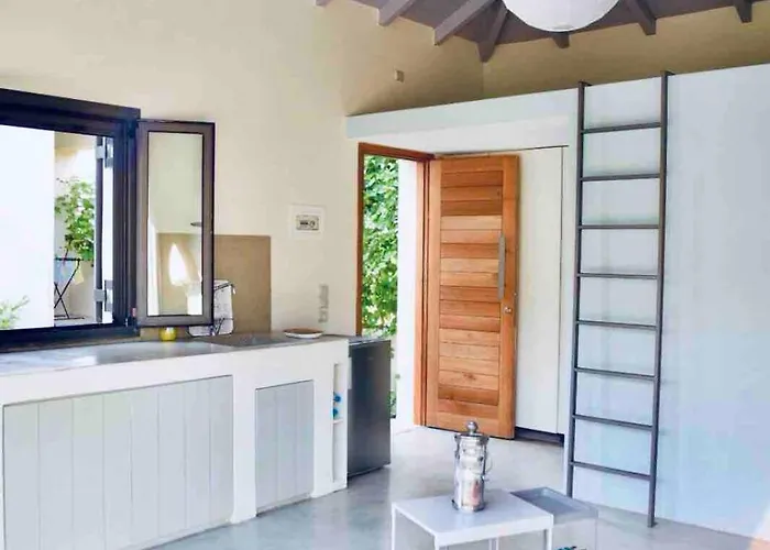 A Designed Loft A Minute Walk To The דירה